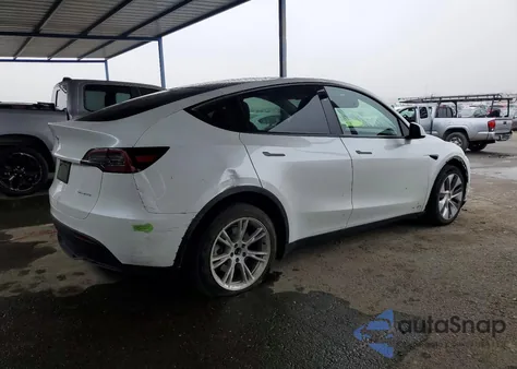 2023 Tesla Model Y z USA, uszkodzony, nr VIN 7SAYGDEE6PA138311